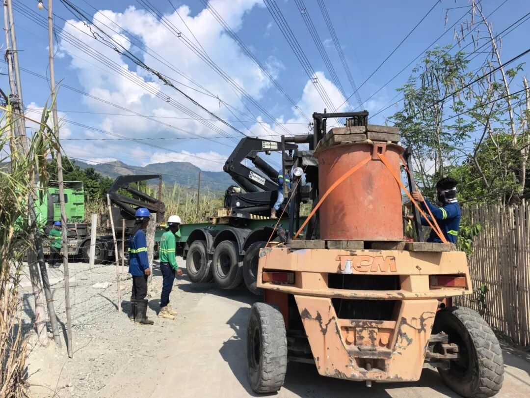 服务“一带一路” | 再破大件山地运输难题，保障28吨光伏核心设备登顶